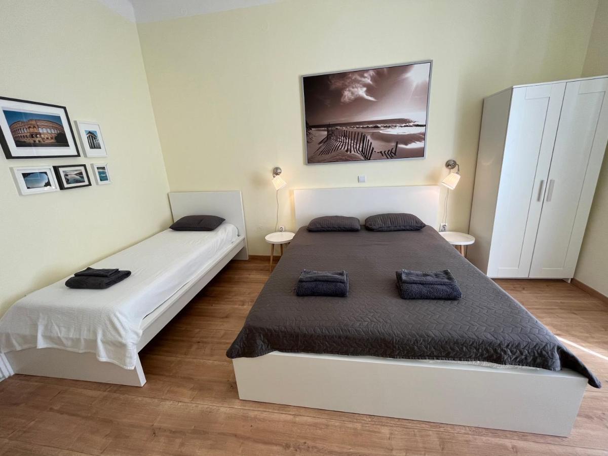 PUY Apartment Check In מראה חיצוני תמונה