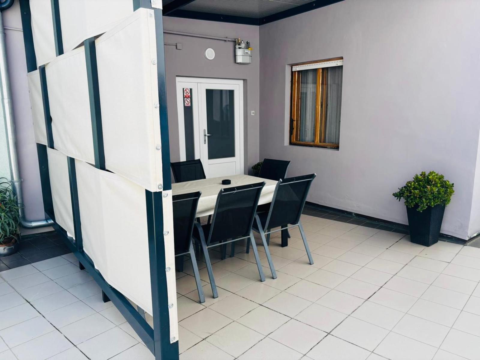 PUY Apartment Check In מראה חיצוני תמונה