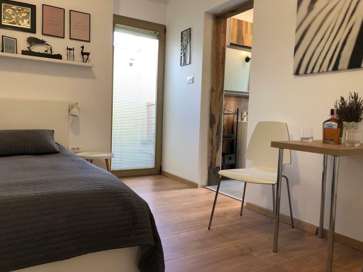 PUY Apartment Check In מראה חיצוני תמונה
