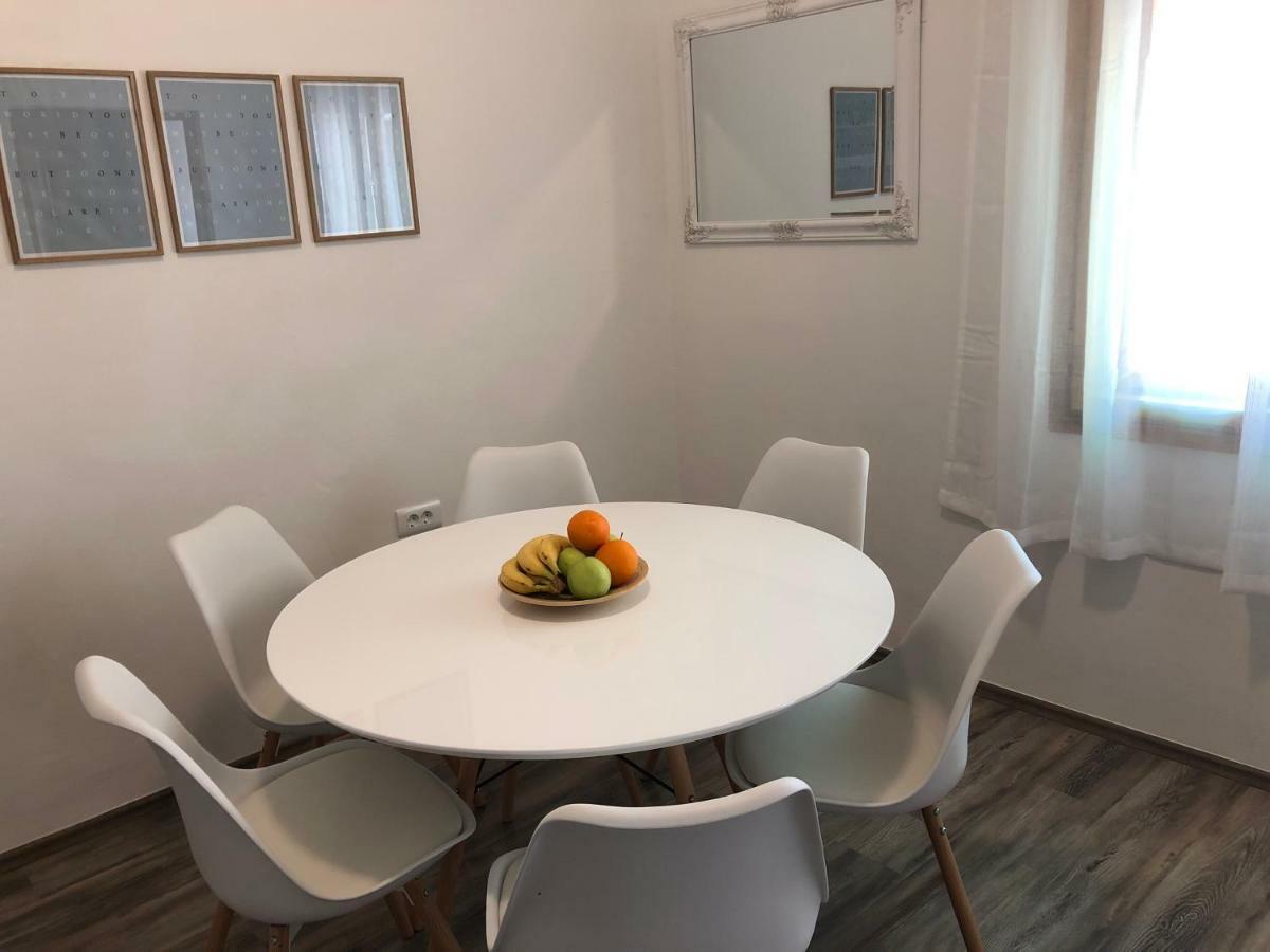 PUY Apartment Check In מראה חיצוני תמונה